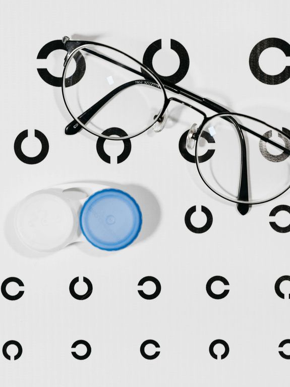 Contact lens fitting services